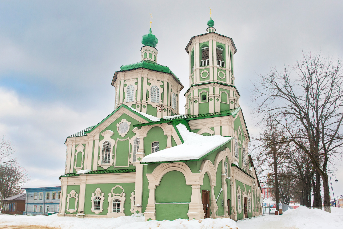 Торопец, улица Комсомольская, 2 — Церковь Богоявления Господня