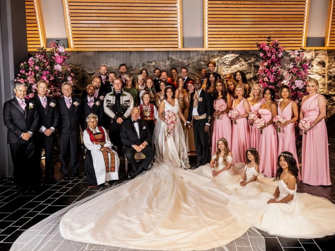 Семейный сбор на свадьбе