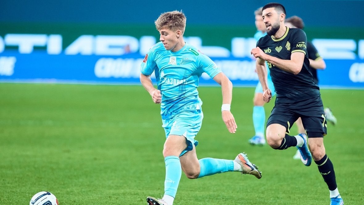    Даниил Кондаков и Сослан Кагермазов.Вячеслав Евдокимов ФК «Зенит»