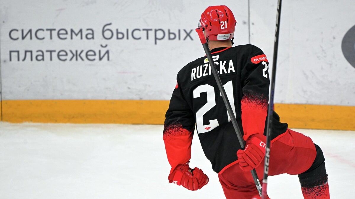 «Спартак», разорвал контракт с Ружичкой