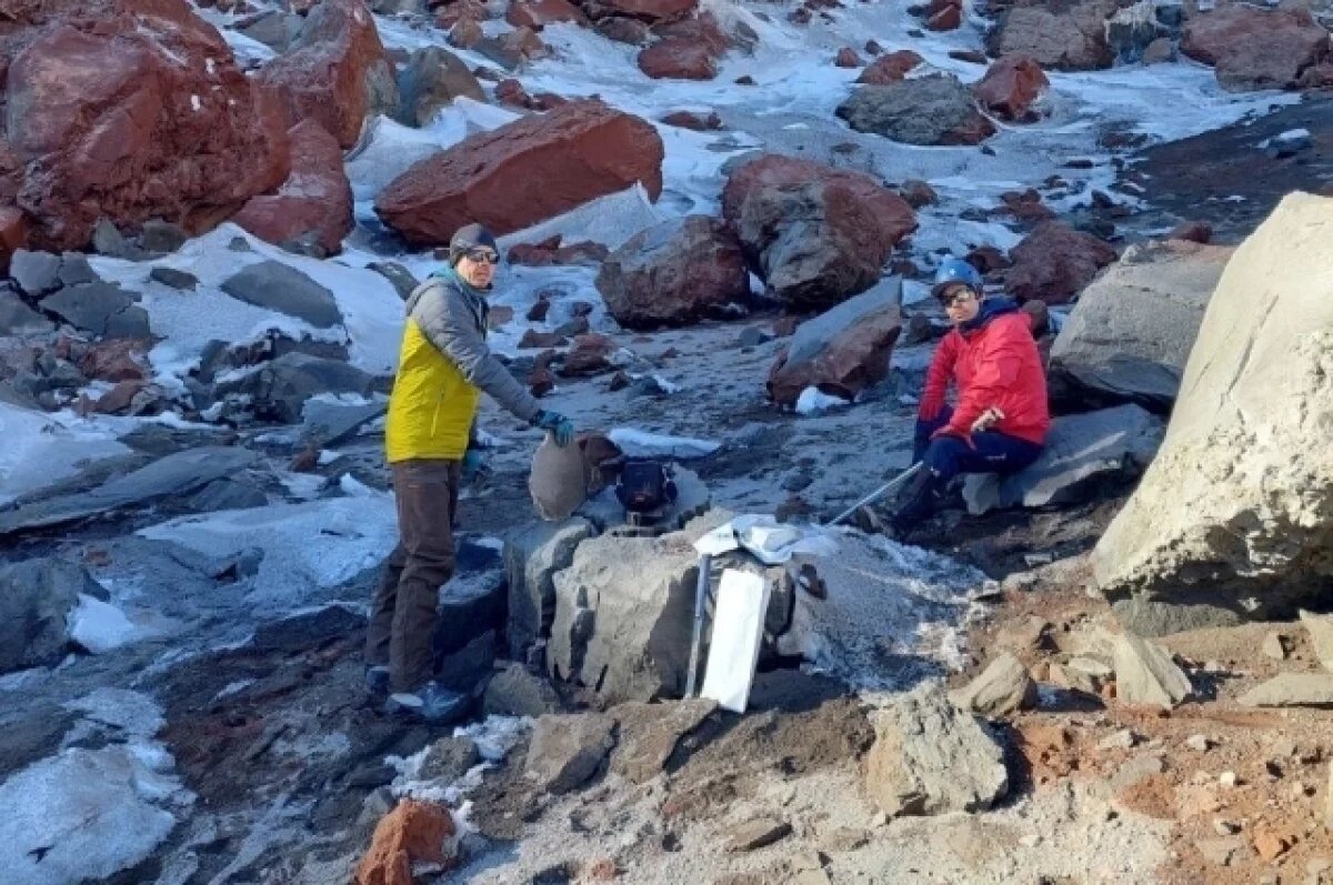    Ученые исследовали новый купол вулкана Шивелуч на Камчатке