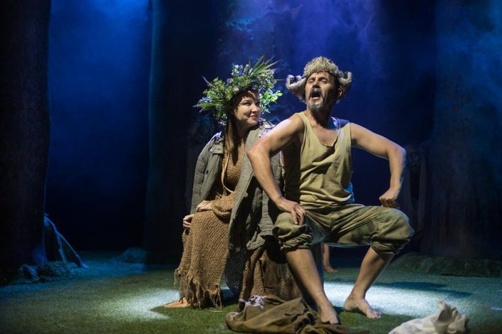    Сцена из спектакля "Праздник шишки". Фото: Иркутский областной театр кукол "Аистёнок"