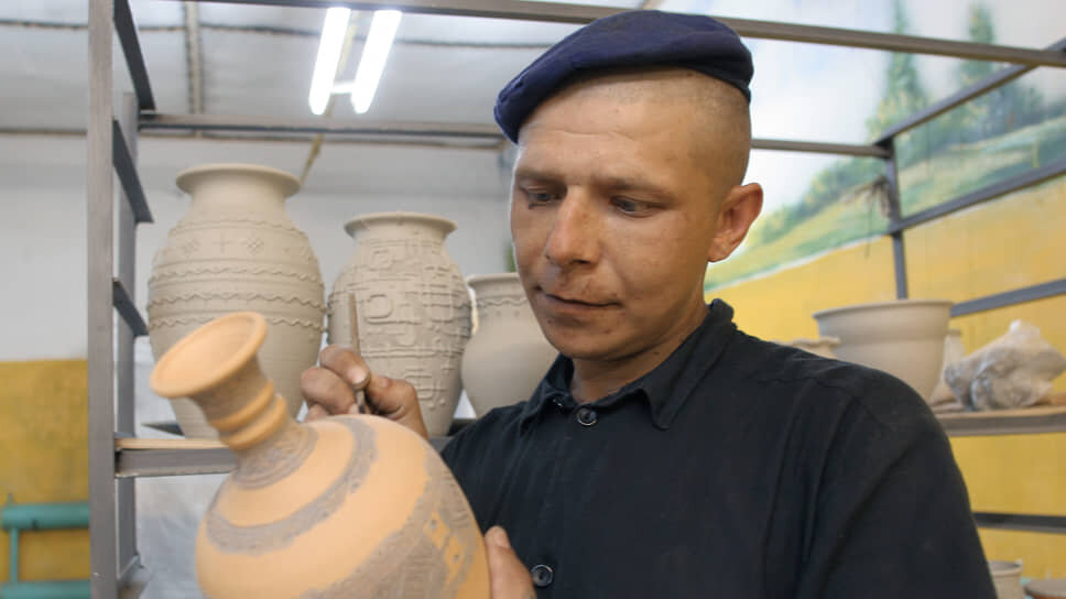 Труд, уверены в Минюсте, сделает заключение более комфортным.📷Фото: Юрий Тутов / Коммерсантъ