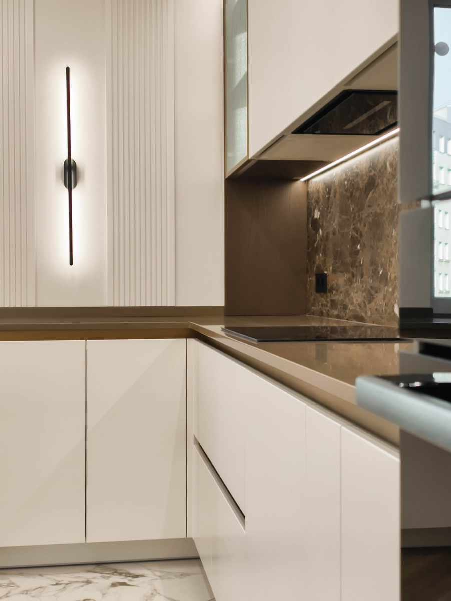 Кухня с каменной столешницей