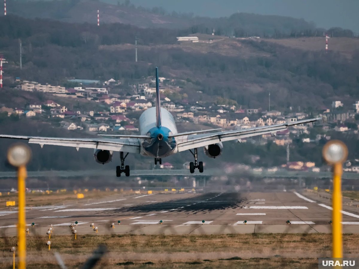     Почти девяти миллионам россиян запрещено выезжать за границу из-за долгов