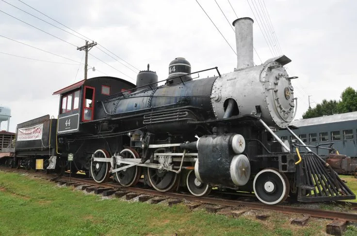 1927 Baldwin locomotive 4-6-0, located in Winnsboro, S.C. (из общего доступа).