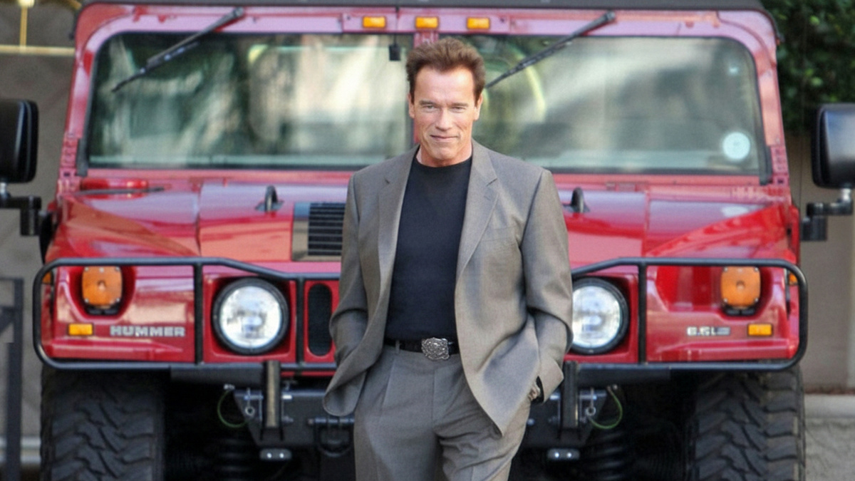 Одним из инициаторов создания Hummer H1 был Арнольд Шварценеггер. Именно он убедил руководство AM General выпустить гражданскую версию Humvee в открытую продажу