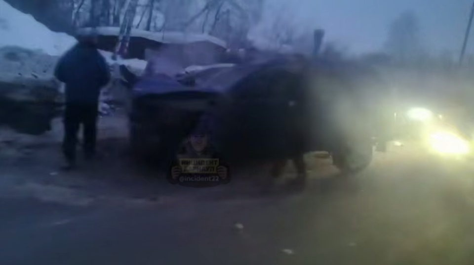    ДТП на проспекте Космонавтов. Источник: "Инцидент Барнаул"