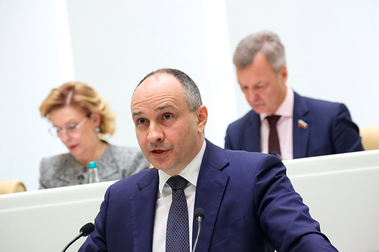    Борис Ковальчук: «Цель сократить сброс сточных вод в 3 раза достигнута полностью не была. Из 125 очистных сооружений, построенных с использованием средств федерального бюджета, в срок было введено только 109».   
Фото: пресс-служба Совета Федерации