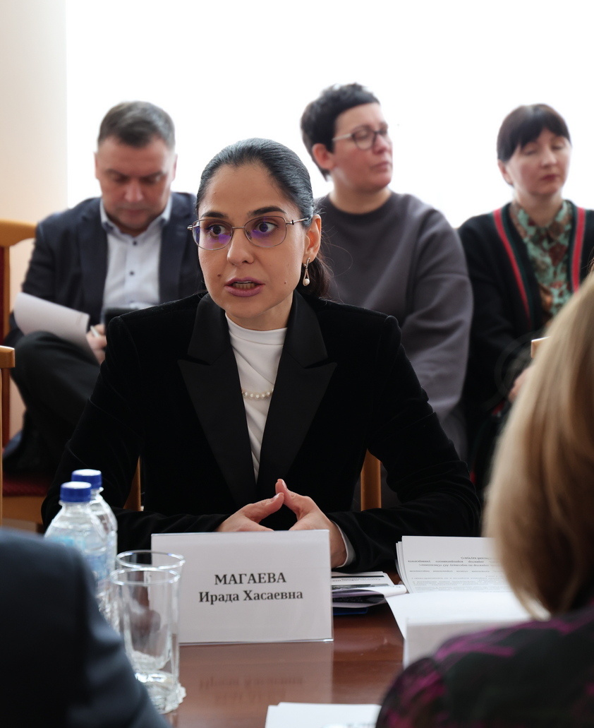 Исполнительный директор ЦОПП ТГУ Ирада Магаева представила подходы к формированию устойчивого партнёрства между университетами и промышленностью. По её словам, сегодня партнёрская сеть ЦОПП объединяет 77 предприятий из 28 регионов России и продолжает расширяться, формируя основу для системной подготовки специалистов для химической отрасли.