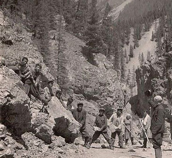 В Улаганском районе Республики Алтай, на стыке Курайского и Айгулакского хребтов, находится одна из самых узнаваемых достопримечательностей