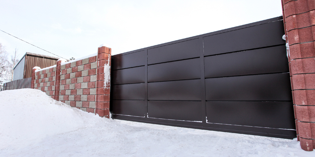 Ворота ТЕХНО: почему это главный тренд загородного дизайна в 2026?