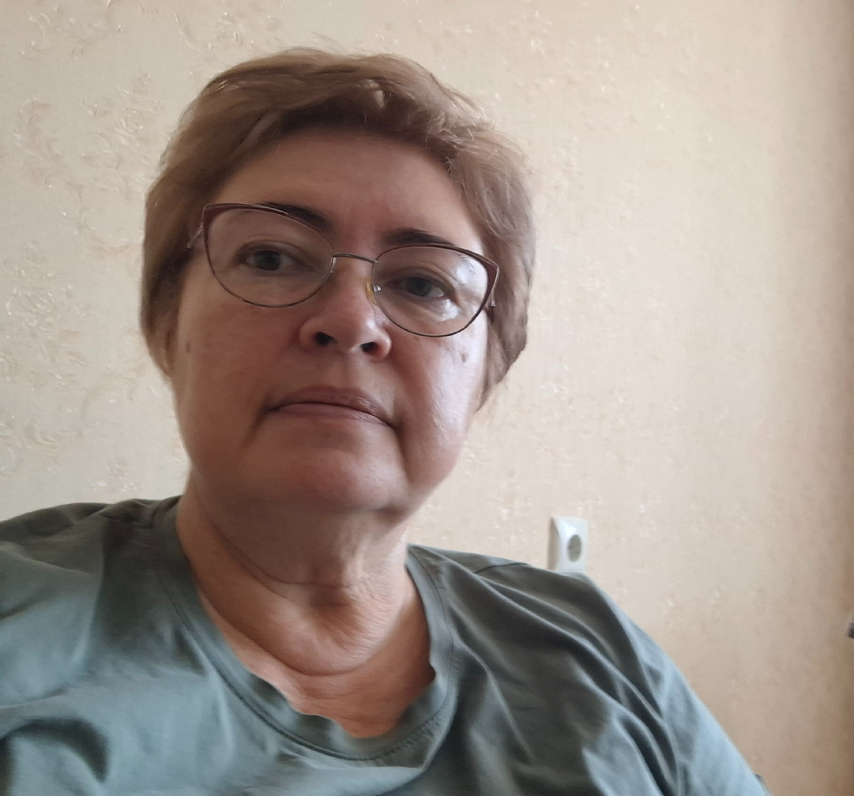 Это я без грима, но после салона.