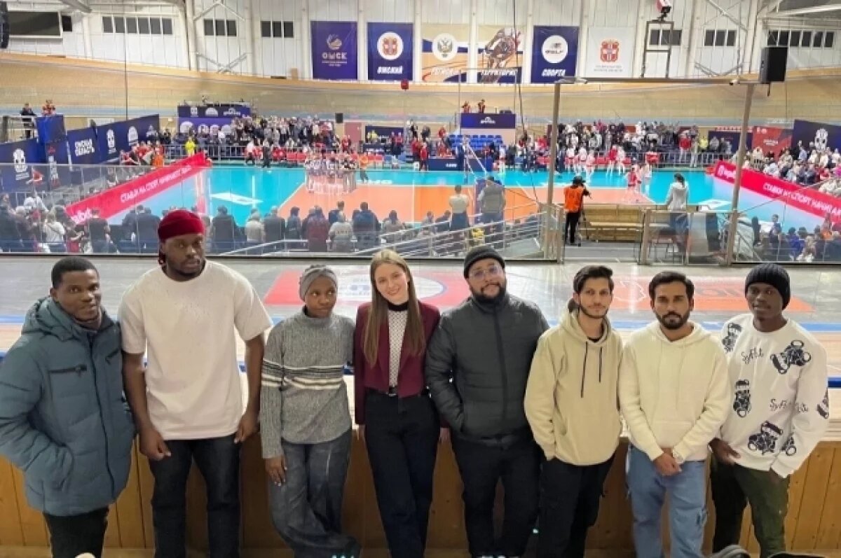    Иностранные студенты из Африки и Азии поболели за «Омичку»