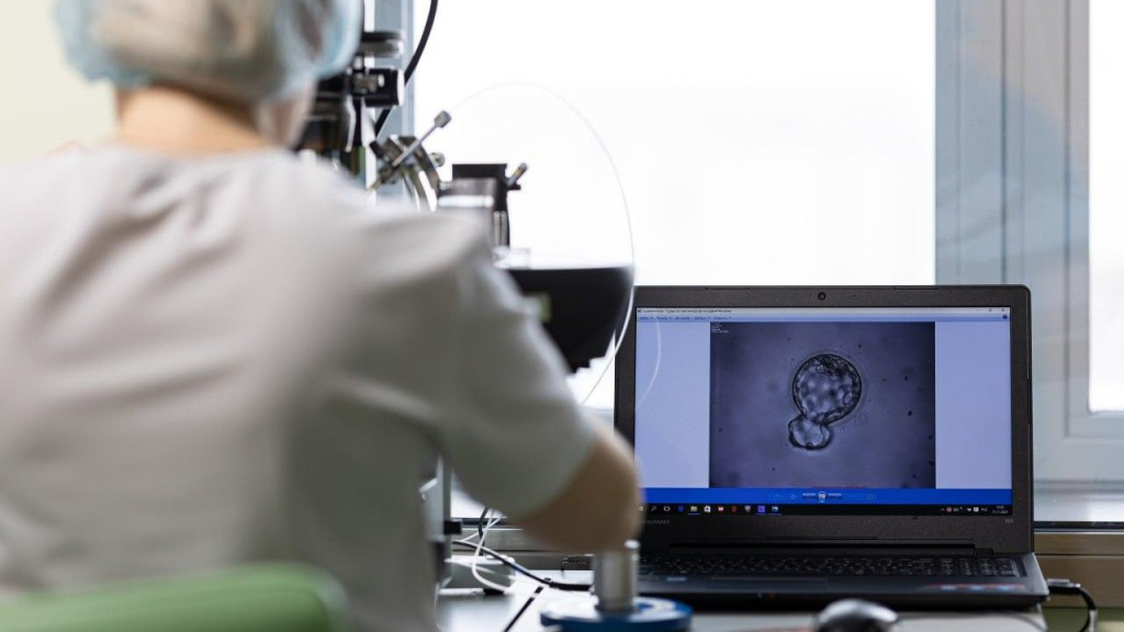    В Югре повысят эффективность процедуры ЭКО с помощью внедрения микрочипов