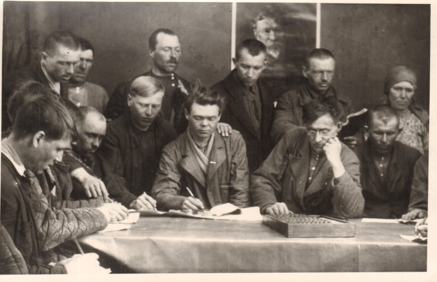 Заседание правления колхоза, с Малахово