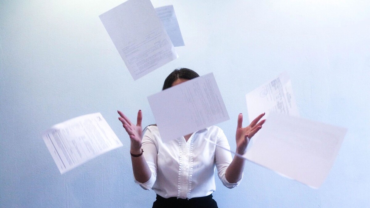    «Тебе повезло, ты не такой, как все: ты работаешь в офисе!», — поет группа «Ленинград»   1MI