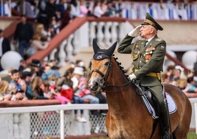    Фото: газета "Молот". Газета "Земля"