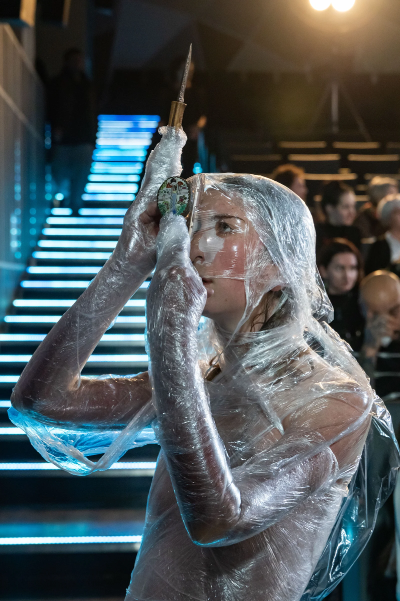 Одна из участниц отбора на шоу. Инет