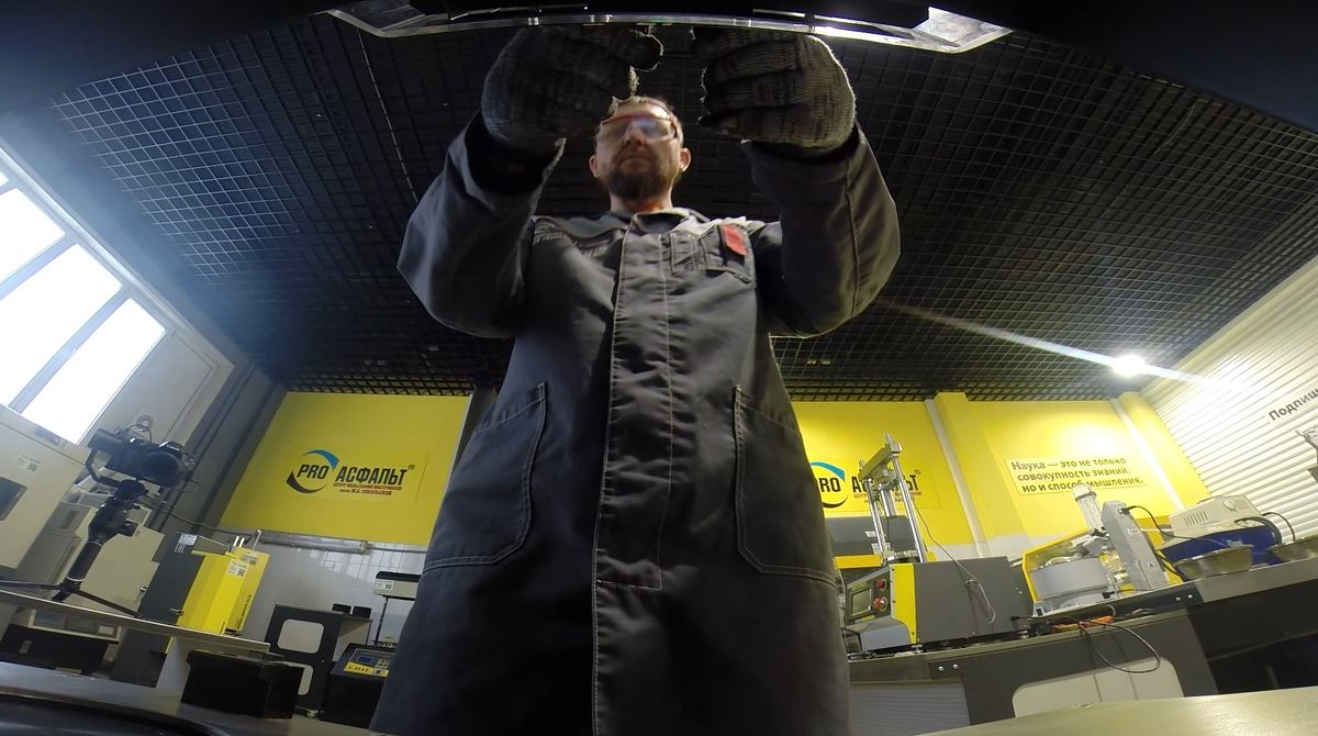 Гираторный компактор в лаборатории PRO-Асфальт