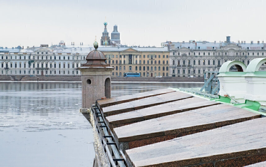    Гранитные плиты отреставрировали и вернули на место.Алёна Бобрович