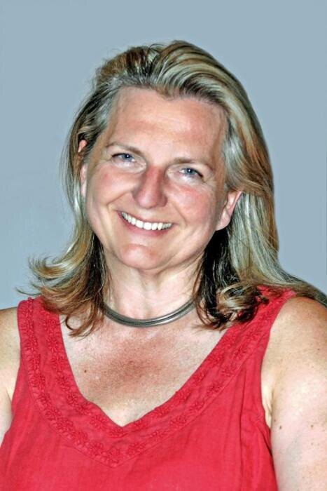    Дипломат и политик Карин Кнайсль в годы своей активной карьеры.