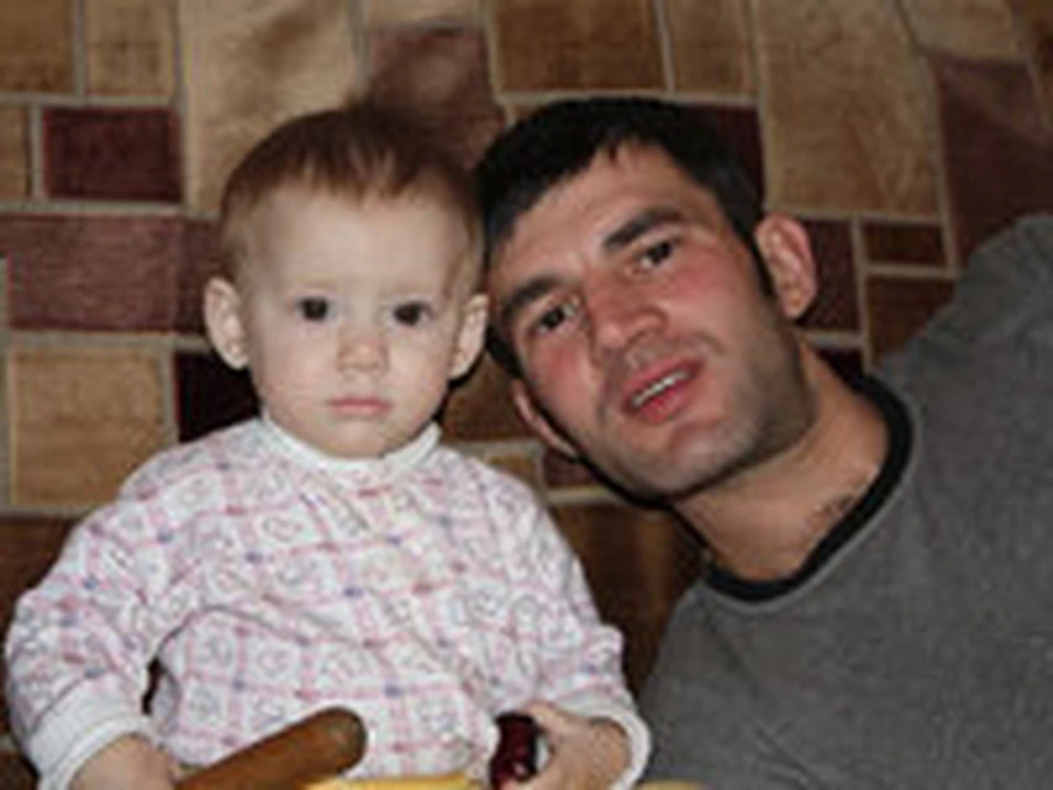 Николай Шмидт с дочерью. Фото: omsk.kp.ru