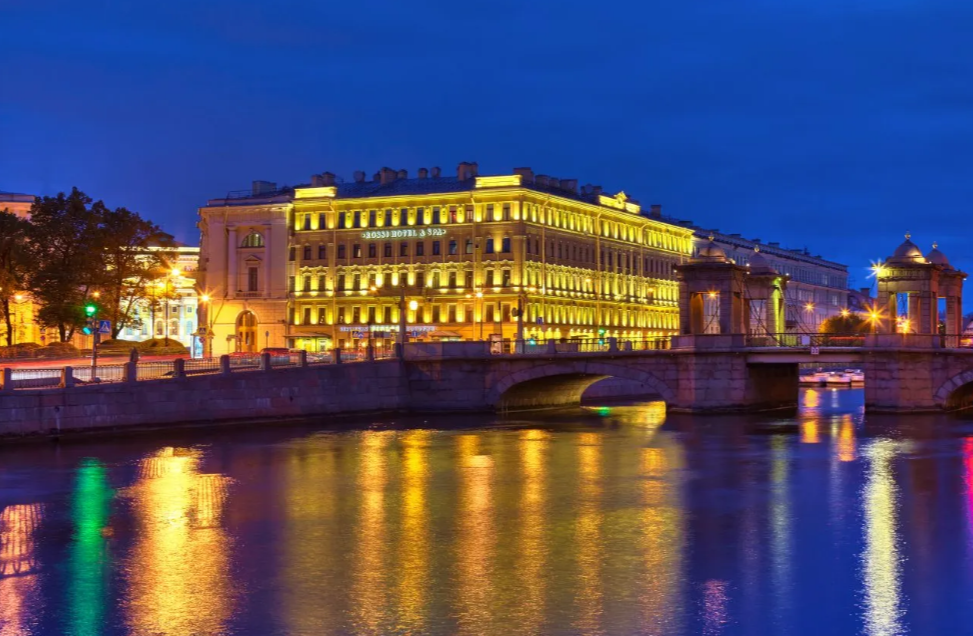 Обзор бутик-отеля Росси в центре СПб