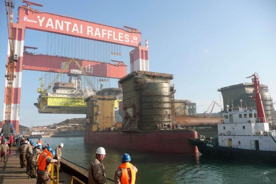 Китайская судостроительная верфь Yantai Raffles с подъёмом груза массой 20 000 тонн