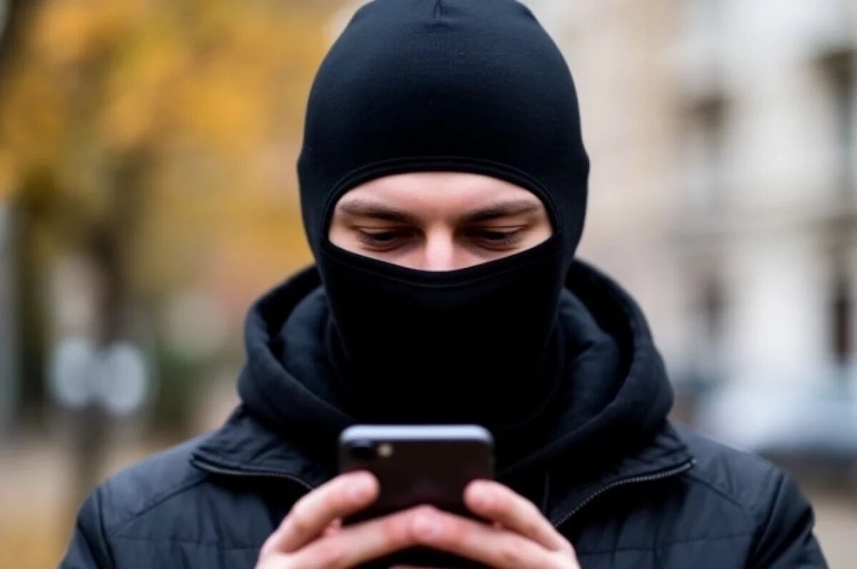    Почти 14 млн рублей похитили кибермошенники у псковского пенсионера