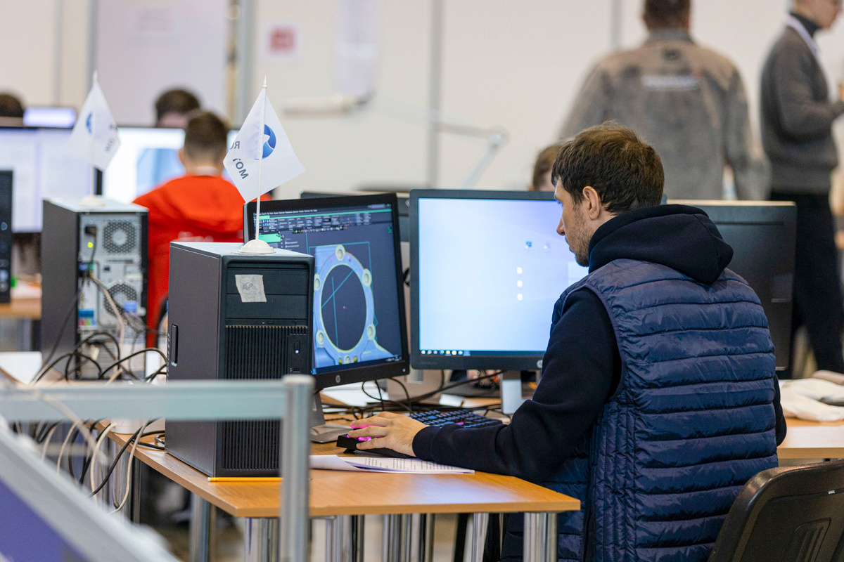 Средняя зарплата по Новосибирской области составила 86 541 рубль.  Фото: ФедералПресс / Иван Кабанов