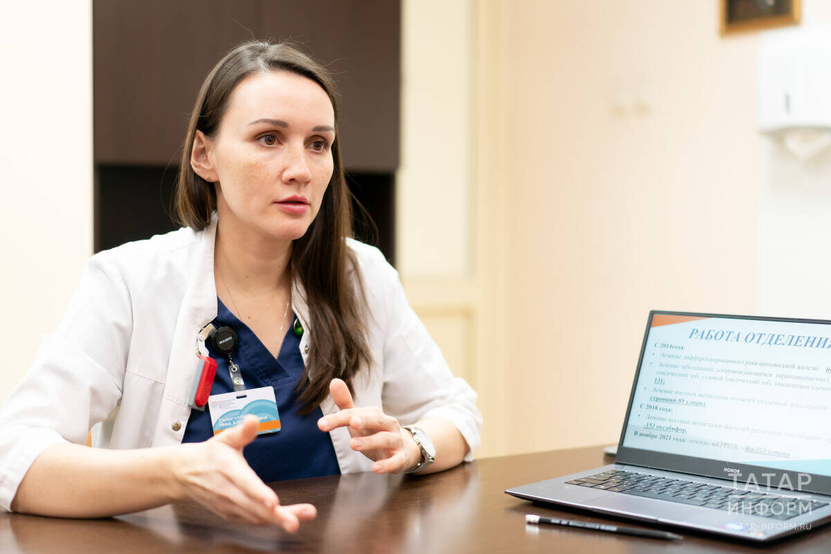 Инна Самигуллина: «Тиреотоксикоз не относится к онкологическому профилю, но в нашем отделении помогают и пациентам с заболеваниями, сопровождающимися синдромом тиреотоксикоза»Фото: © Салават Камалетдинов / «Татар-информ»