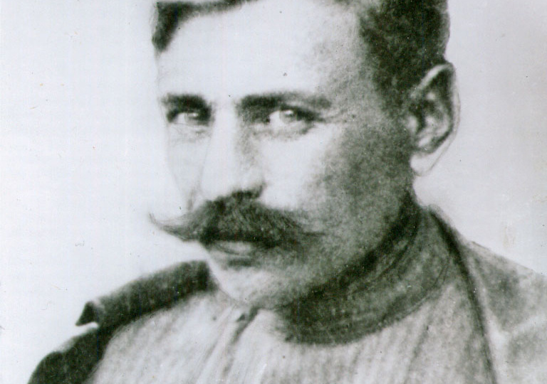 Пробитая пулями награда: история медали «За отвагу», которая через 34 года помогла найти погибшего героя