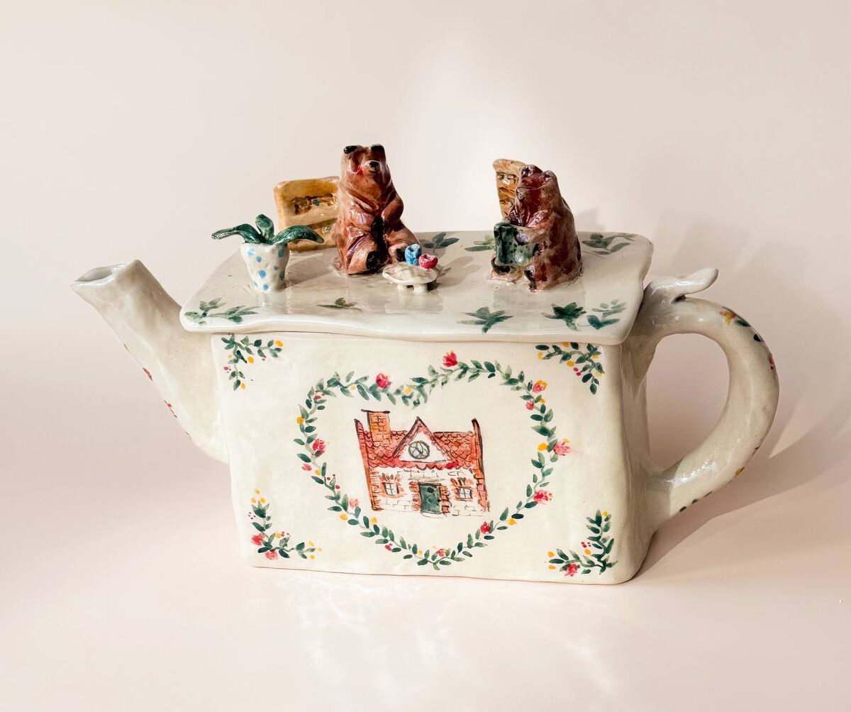 Мишки читают книжки, уже нашел дом