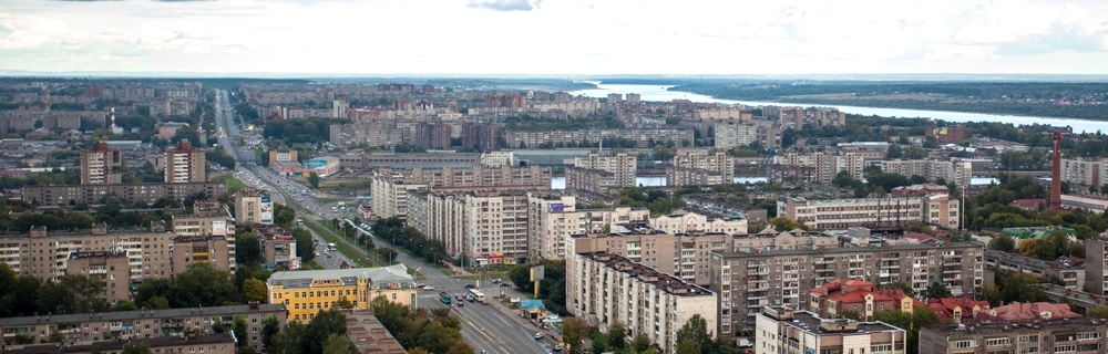 В Череповце начали убирать песок и зимнюю грязь с дорог