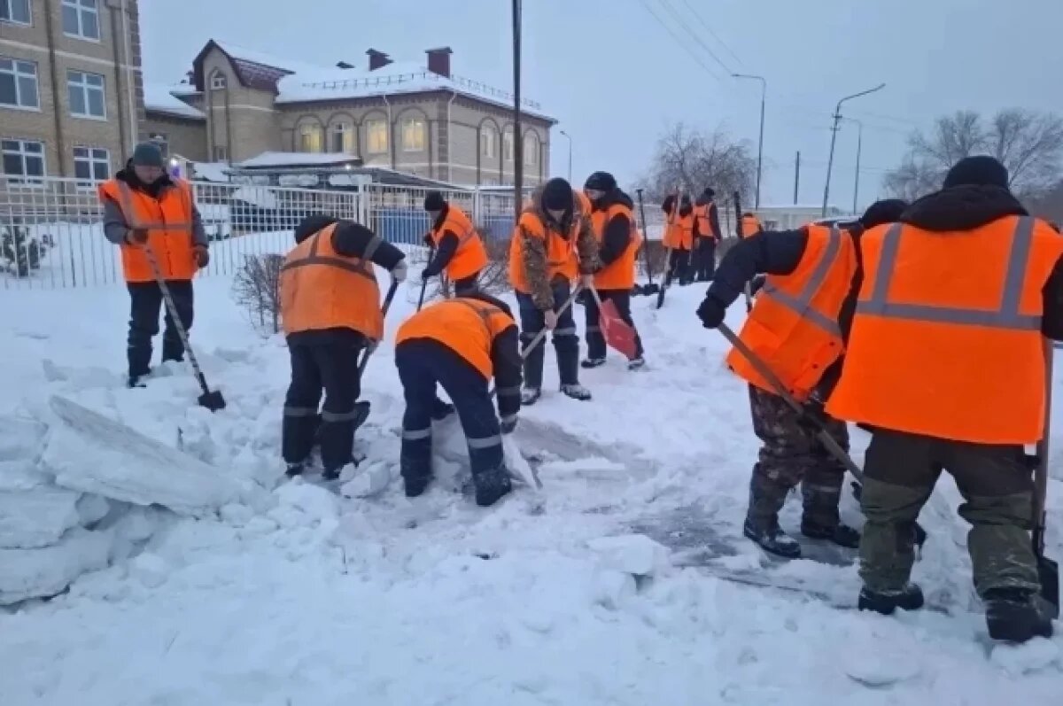    Такой концентрации коммунальщиков можно только позавидовать