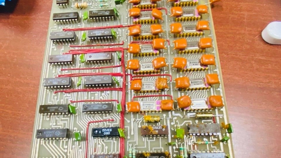 Почему цены на радиодетали могут в разы отличаться в разных скупках. Как устроен рынок приема электронного лома