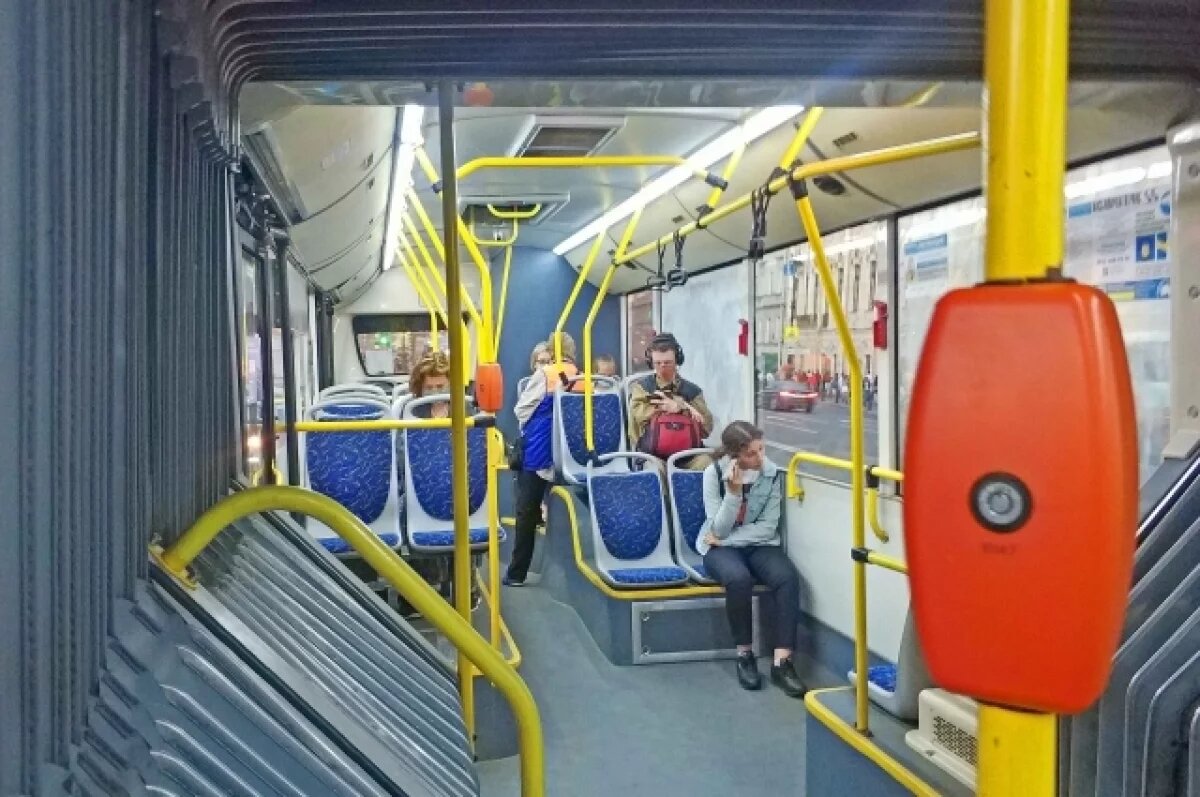    В Саратове продолжат переводить автобусы на брутто-контракты