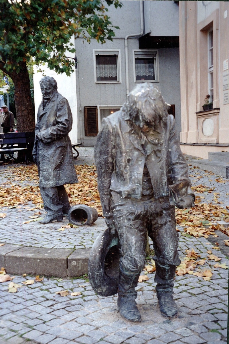 Памятник Каспару Хаузеру в Ансбахе