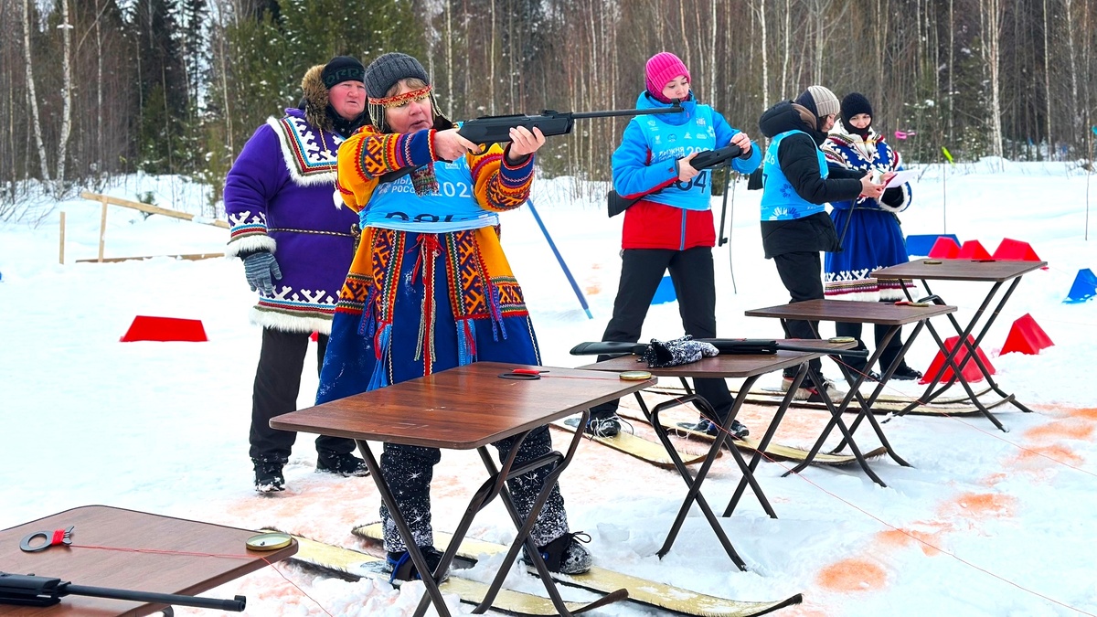    В Нефтеюганском районе устроили биатлон на камусных лыжах