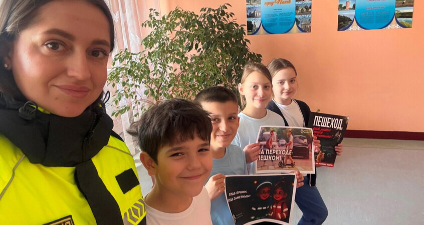    Списано у ГАИ Пинска: краткий конспект для школьников по ПДД и «выживанию» на каникулах