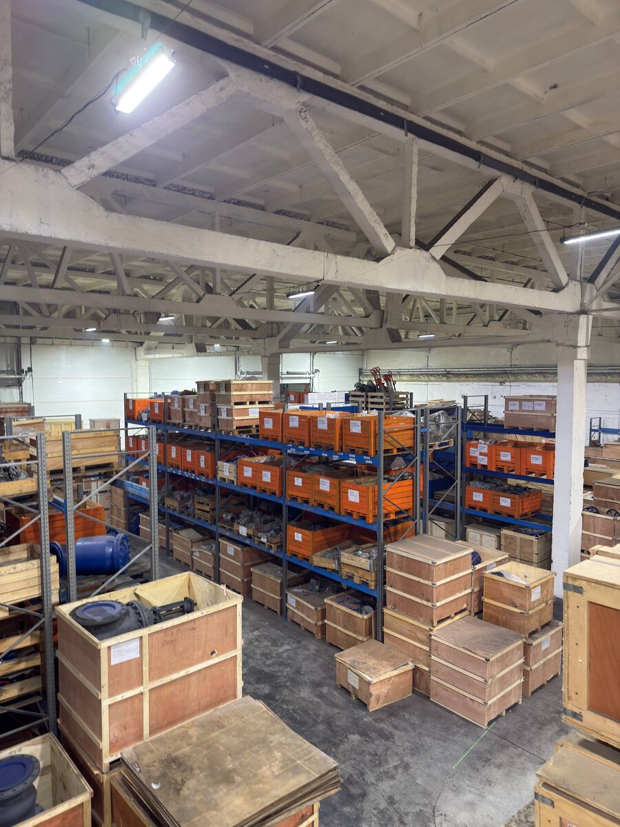 Действующий склад ТД Енисейпром площадью более 10 000 кв.м.