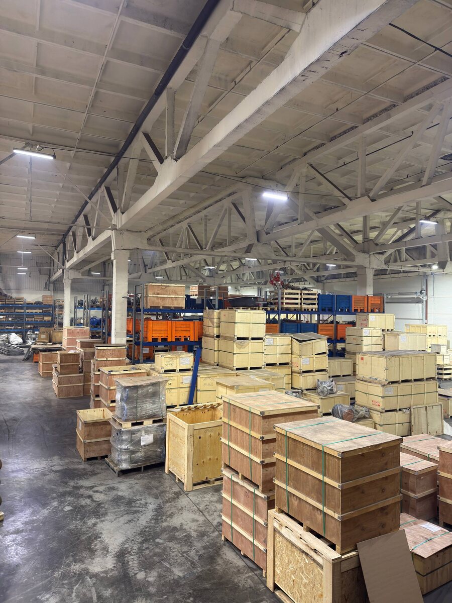 Действующий склад ТД Енисейпром площадью более 10 000 кв.м.