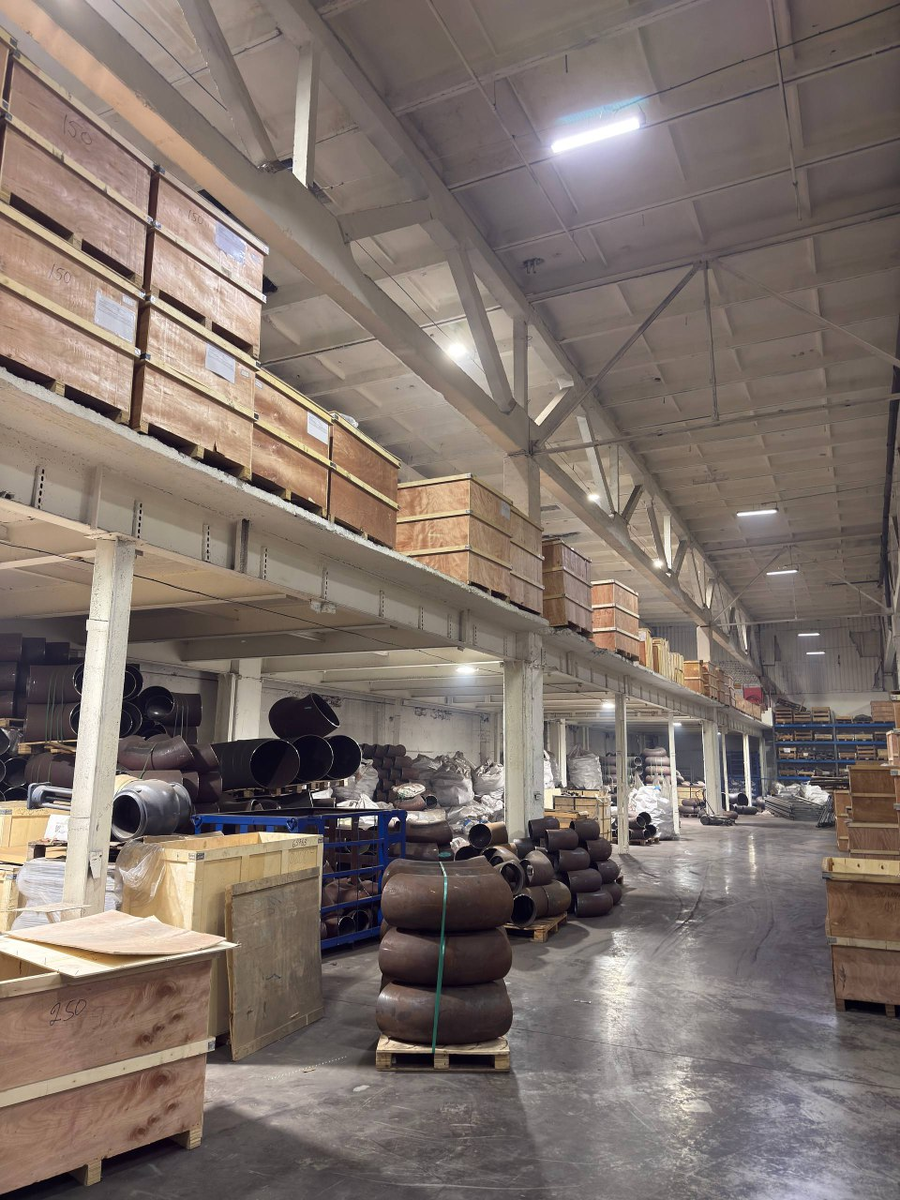 Действующий склад ТД Енисейпром площадью более 10 000 кв.м.