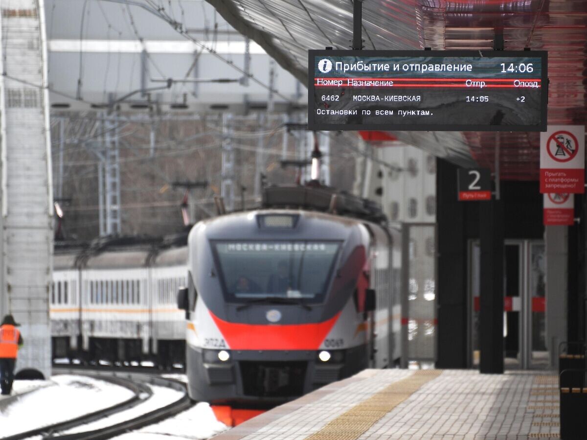    Поезд прибывает на станцию "Минская" Киевского направления Московской железной дороги | © РИА Новости / Кирилл Каллиников