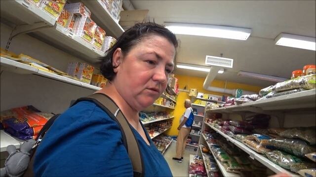 Американка приехала в русскую деревню и спросила, где тут дрова для интернета. Я показал ему 5G и спросил, как вы американцы до этого дошли