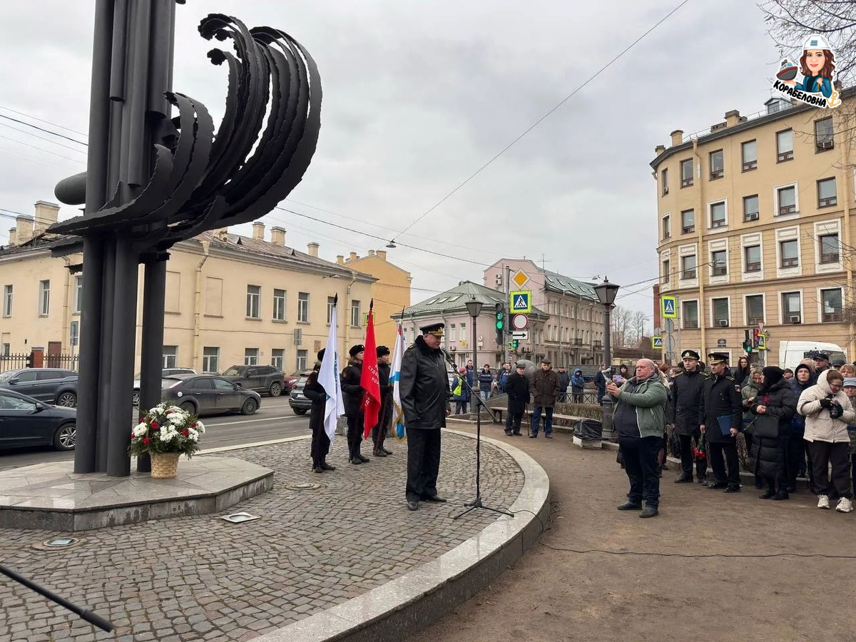 На "Адмиралтейских верфях" ОСК состоялся торжественный митинг в честь Дня моряка-подводника / Фото: Виктория Корабеловна ⚓  📷
