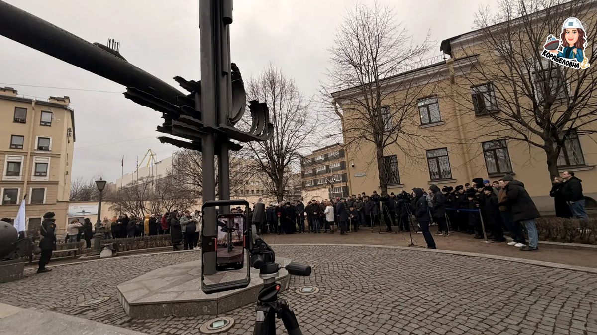 На "Адмиралтейских верфях" ОСК состоялся торжественный митинг в честь Дня моряка-подводника / Фото: Виктория Корабеловна ⚓  📷
