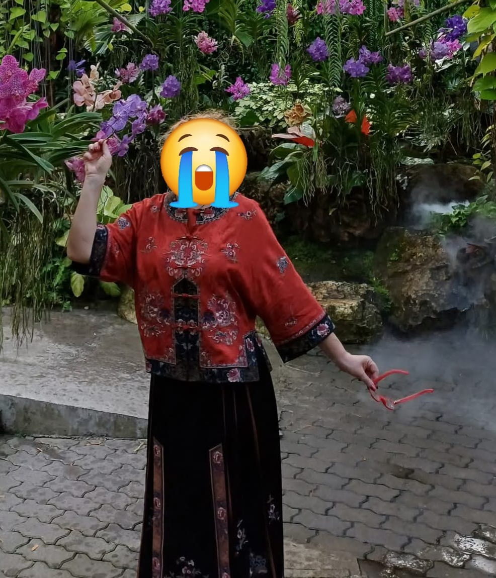 Катя на отдыхе. Ничто не предвещало беды. 