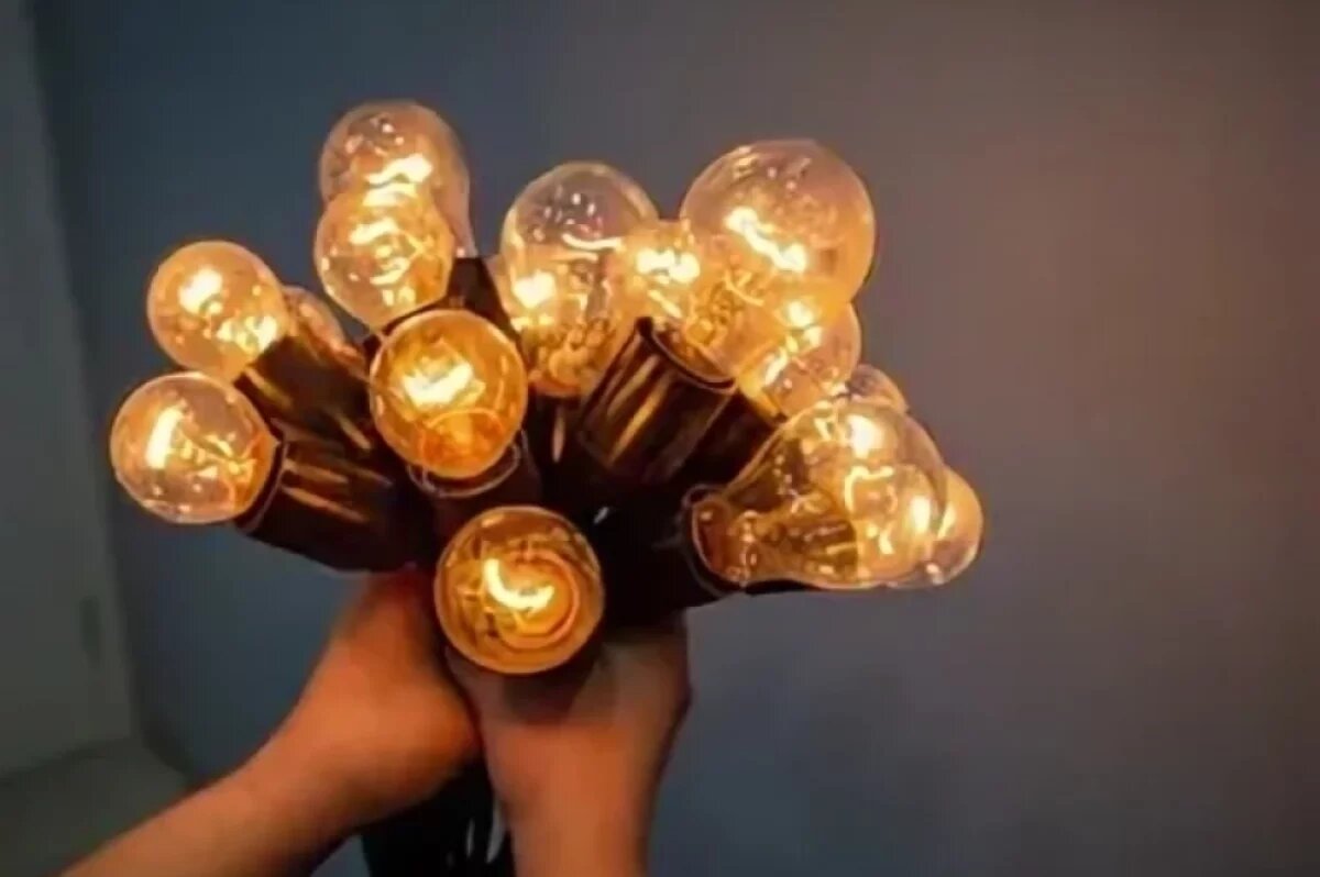    Житель Сахалина украл десять люстр и зеркало из магазина